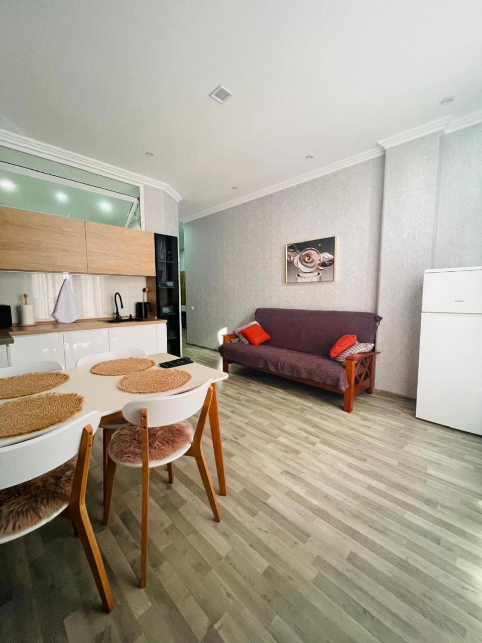 Kate'S New Cozy Apartment Kutaisi Bagian luar foto